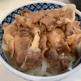 旬の新玉ねぎで☆新玉豚丼